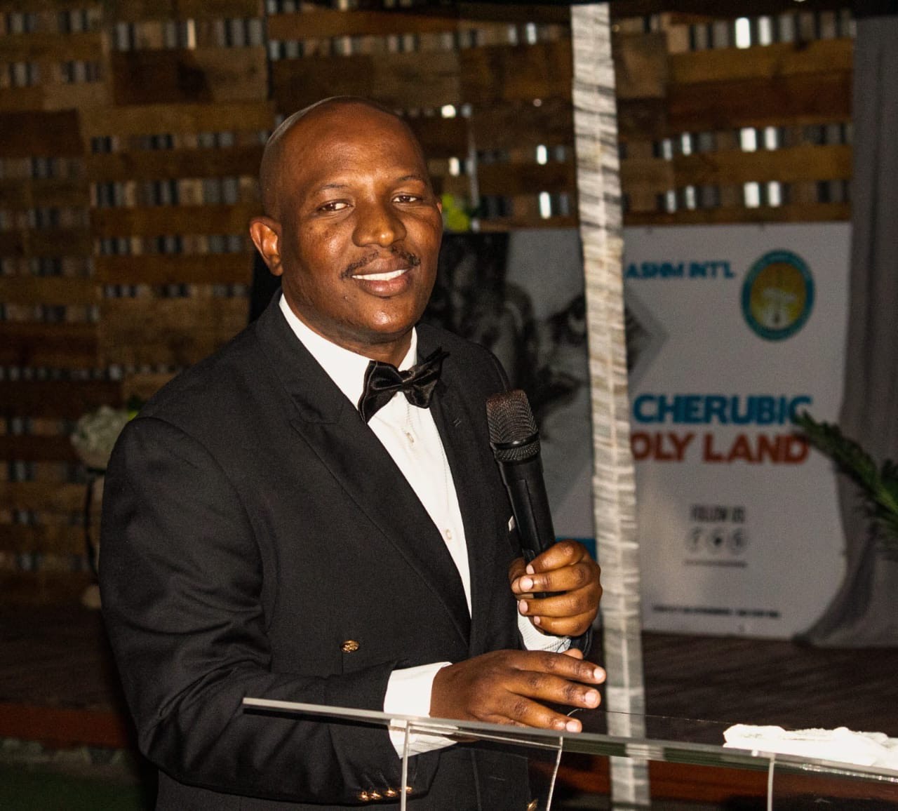 Apostle Raymond Mpelane